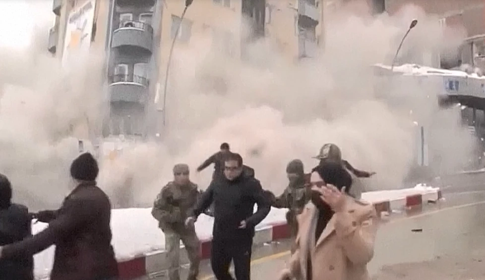 แผ่นดินไหวรอบ 2 ซ้ำตุรกี-ยอดตาย 2 ชาติพุ่ง 2,300 ราย