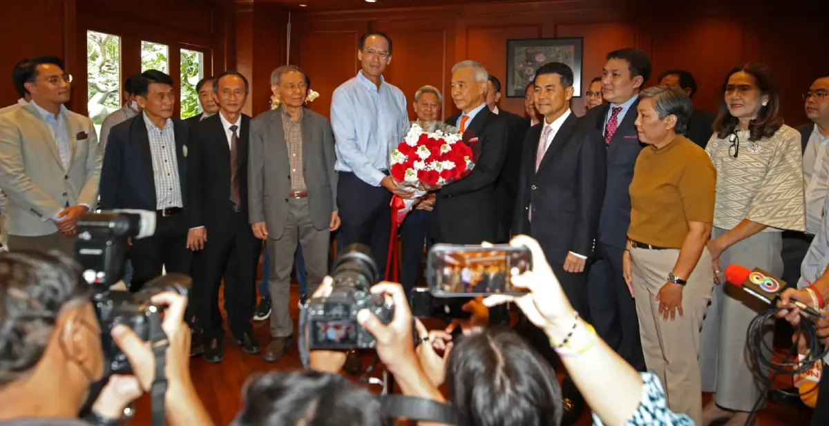 "สุวัจน์"คาดหลังเลือกตั้ง 66 เกิดรัฐบาลผสม
