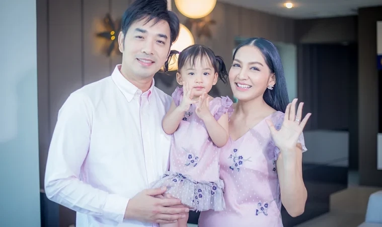 ขาเตียงไม่สั่น "เจมส์ - ครูก้อย" เผยเคล็ดไม่ลับใช้ชีวิตคู่ 7 ปี รักหวานฉ่ำ