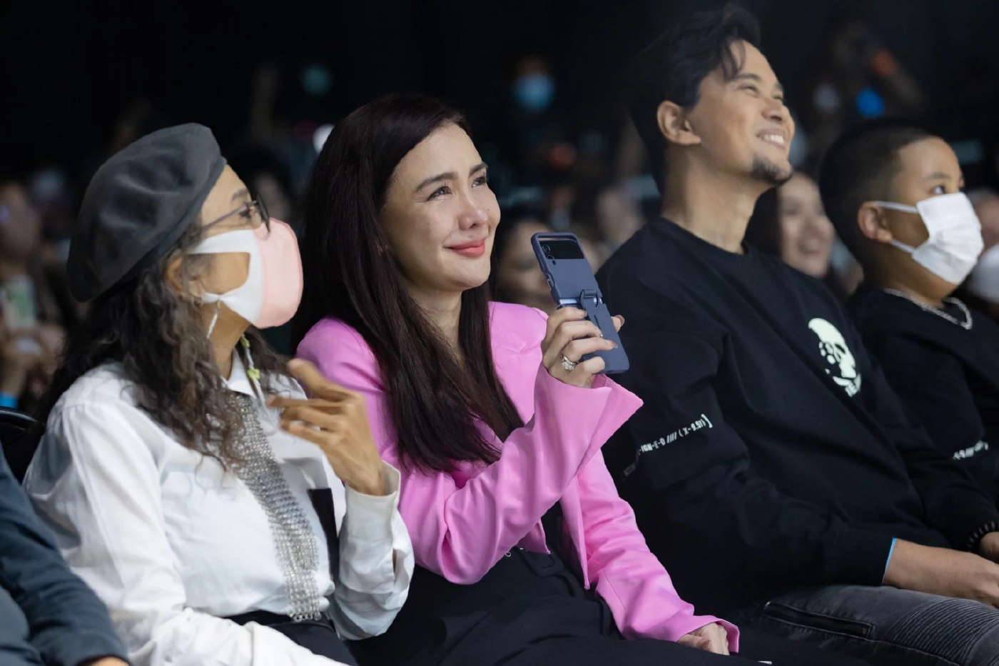 นิโคล เทริโอ กลั้นน้ำตาไว้ไม่อยู่ เมื่อเห็น  ทิกเกอร์ บนเวที  