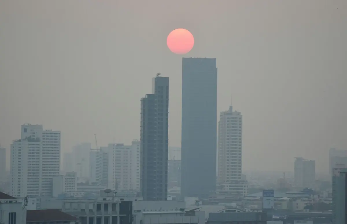 ฝุ่นพิษ"PM2.5"ฟุ้ง เกินค่ามาตรฐาน 10 พื้นที่ เตือนลดกิจกรรมกลางแจ้ง