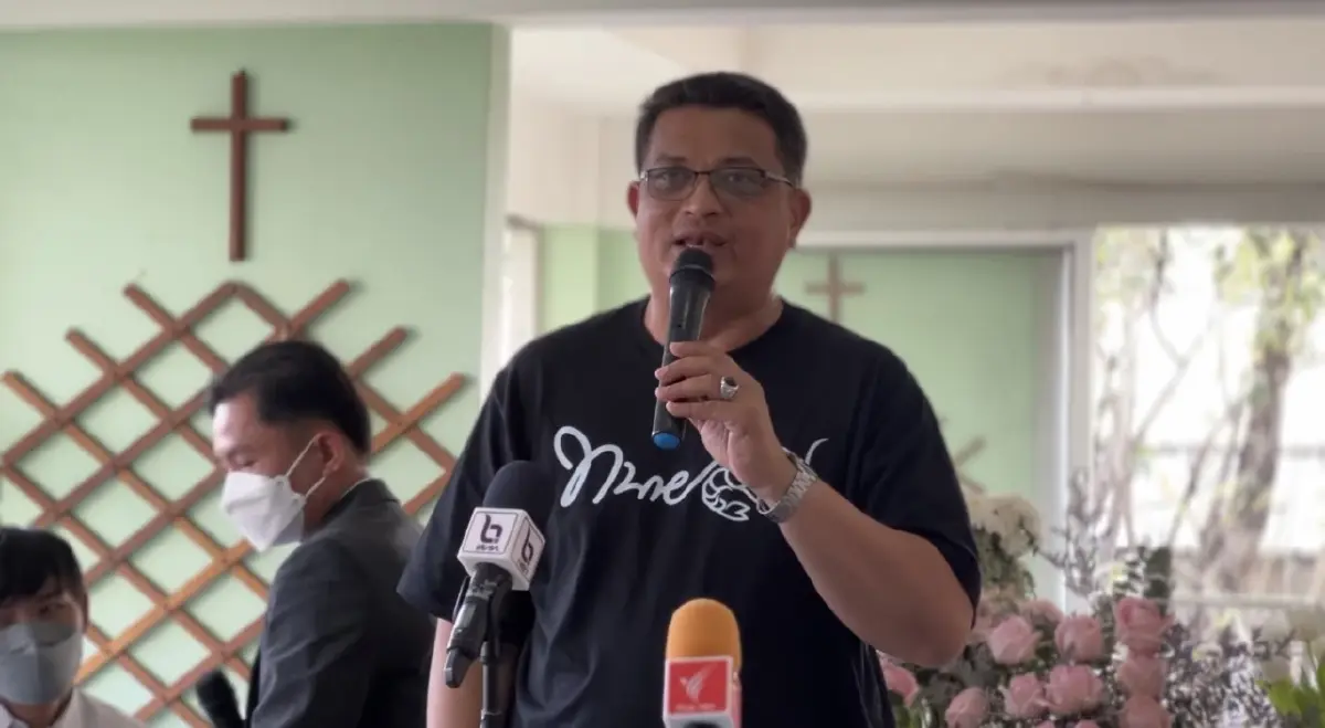 แฟนคลับร่วมอธิษฐาน รำลึก 1 ปี “แตงโม นิดา” พลัดตกเรือเสียชีวิต