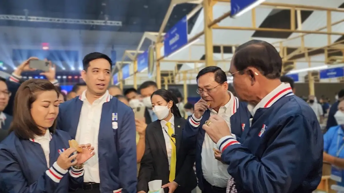 "นายกฯ" ลั่น พร้อมเดินหน้าแผนขับเคลื่อนศก.ฐานราก ทำชุมชนเข้มแข็ง