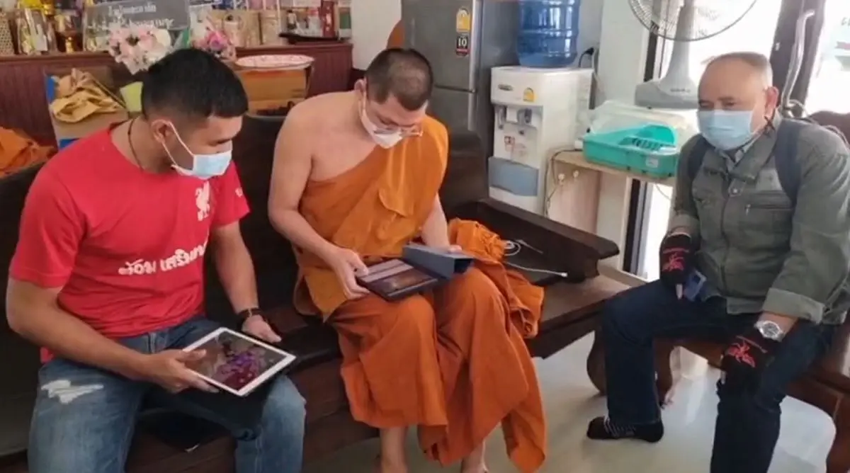ตร.เร่งล่ามารศาสนา หลอกแลกเงินหลวงตา จนเครียดมรณภาพ