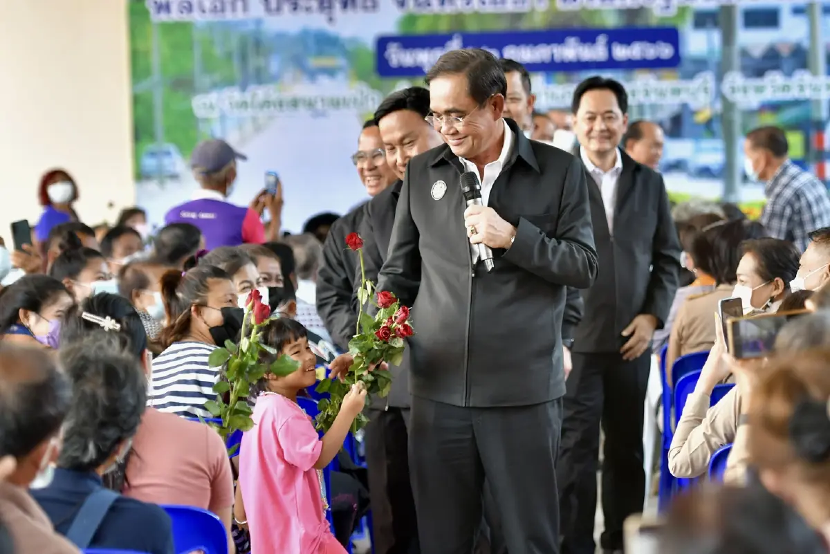 "นายกฯ" ย้ำ เห็นปชช.ข้าราชการ แล้วเหนื่อยไม่ได้ หลังฟังปัญหาพื้นที่ทับซ้อน