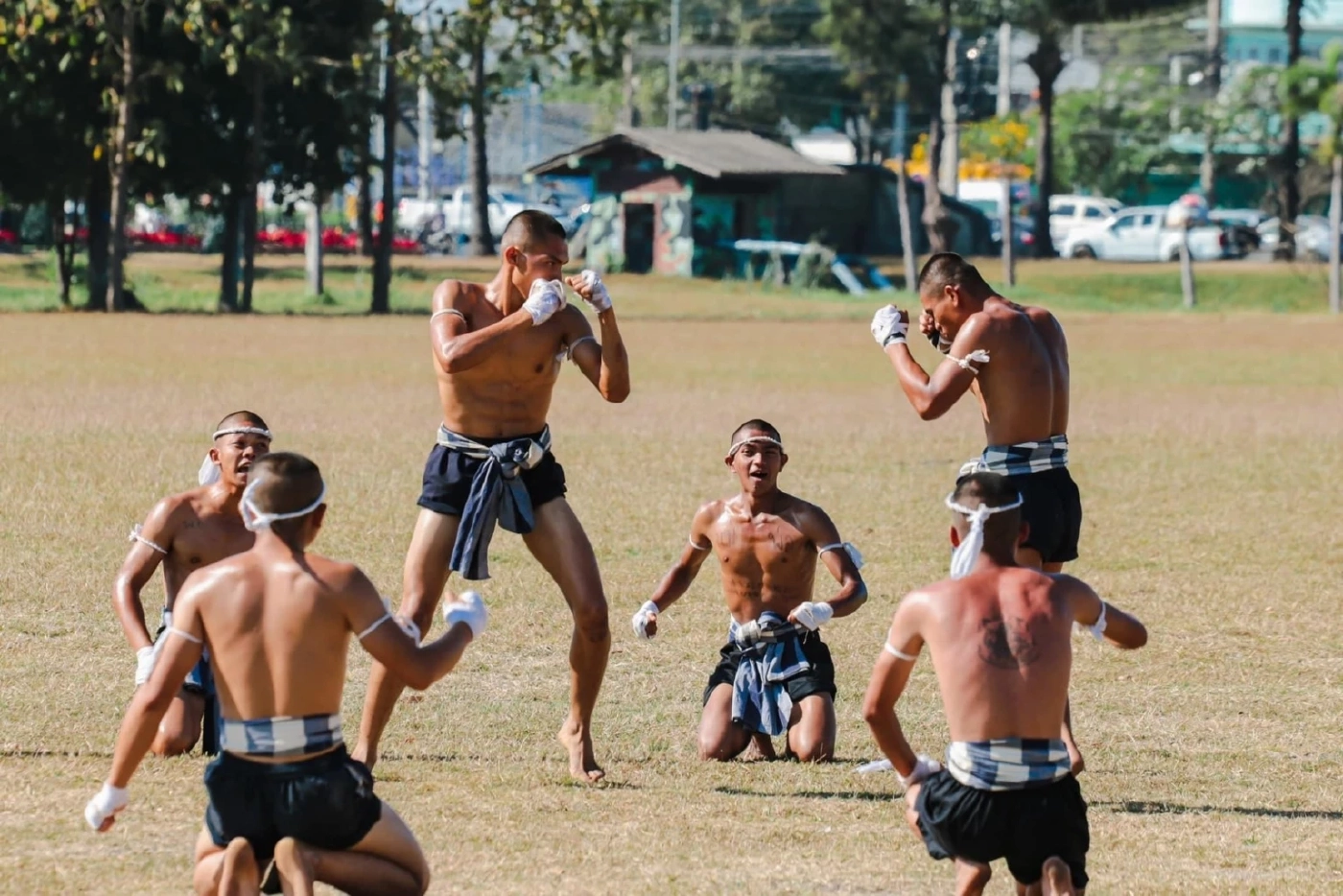 ผบ.ทบ. ให้นำมวยไทยบรรจุเป็นหลักสูตรทางทหาร