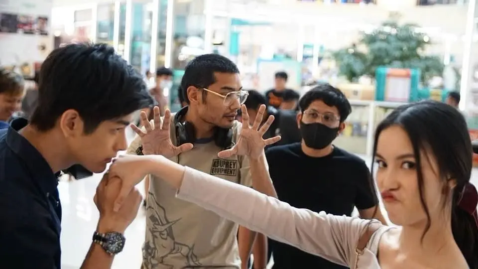 เอาจริง ‘คุณชายอดัม’ จ่อฟ้องคนอ้างชื่อ ‘ท่านมุ้ย’ ยันไม่มีส่วนเกี่ยวข้อง