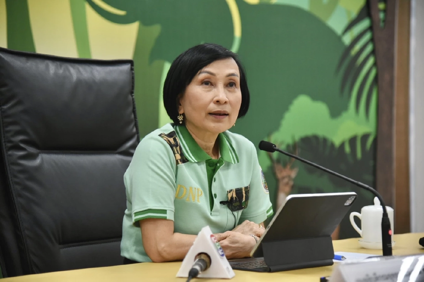 นางรุ่งนภา พัฒนวิบูลย์ รองอธิบดีกรมอุทยานแห่งชาติฯ 