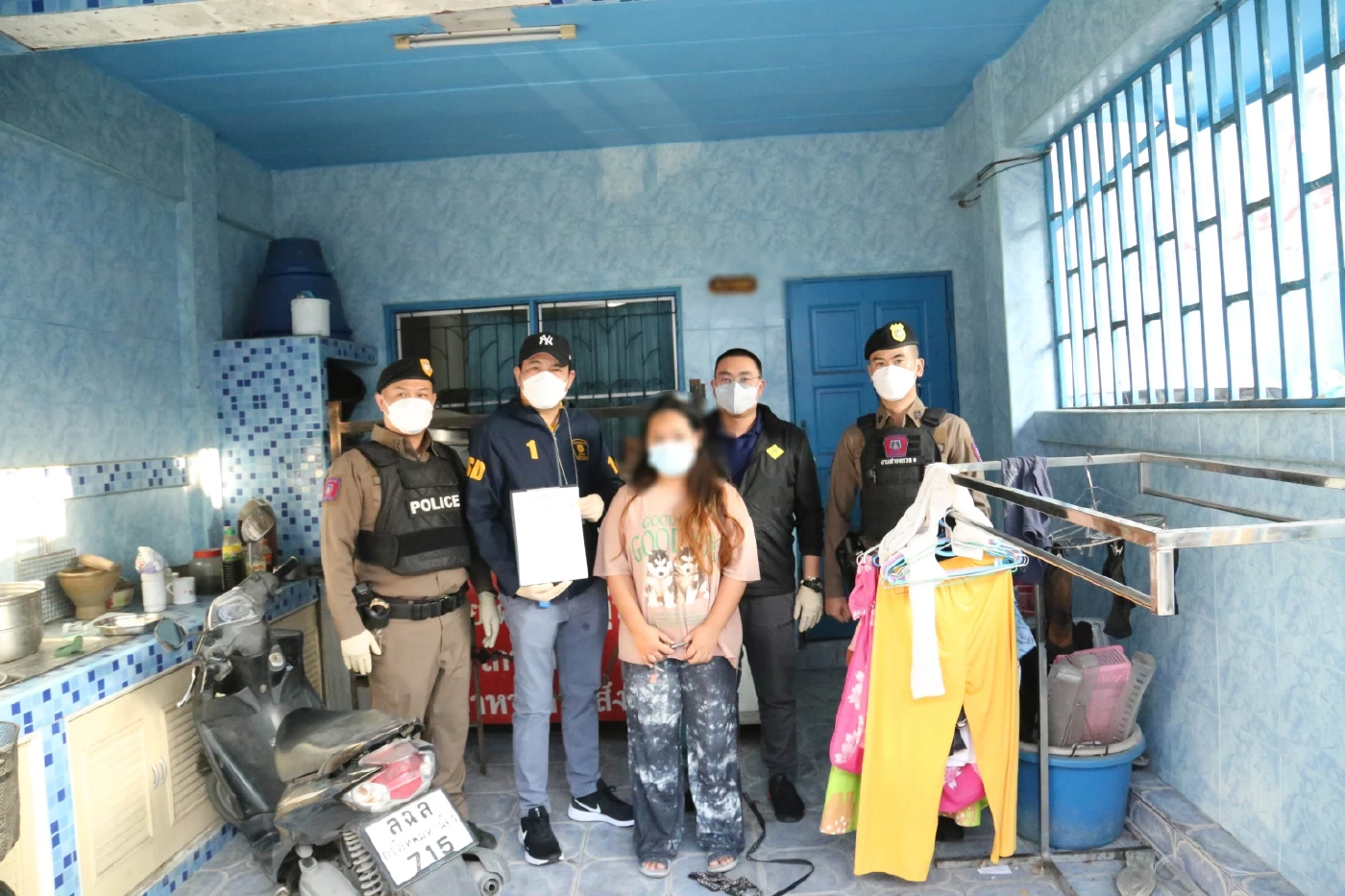 ตำรวจ 191 รวบสาวมือปล่อยคลิป "ครูศิลปะ" ฟันรายได้หลักหมื่น