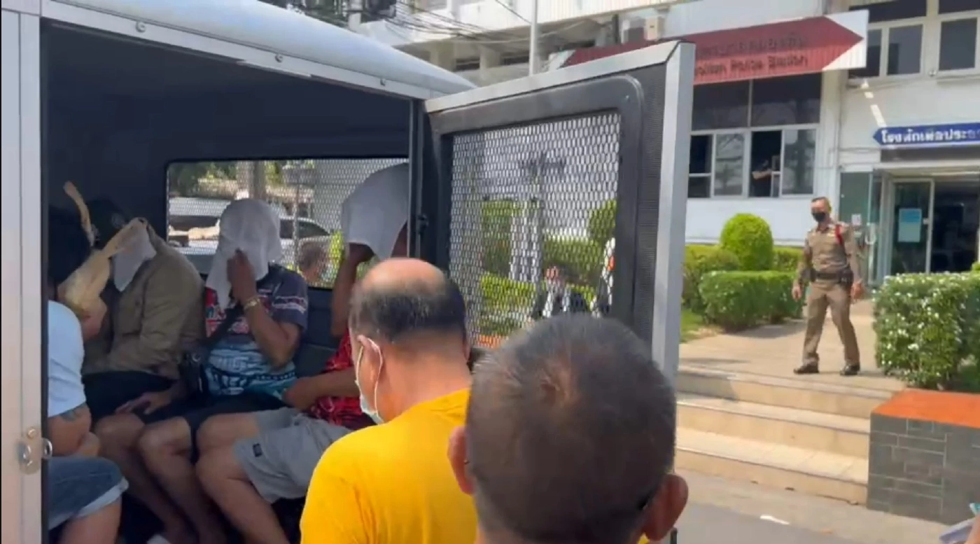 ตร.คลองตันคุม 47 นักพนัน บ่อนพัฒนาการ ส่งศาลแขวงพระโขนง