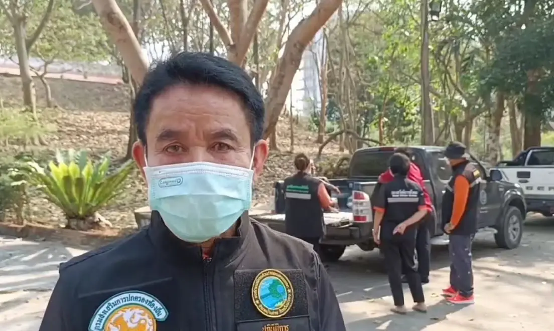สลดใจ! เจ้าหน้าที่ อบต. เข้าช่วยเหลือคุณตา ถูกหลานเอามาทิ้งหน้าวัด