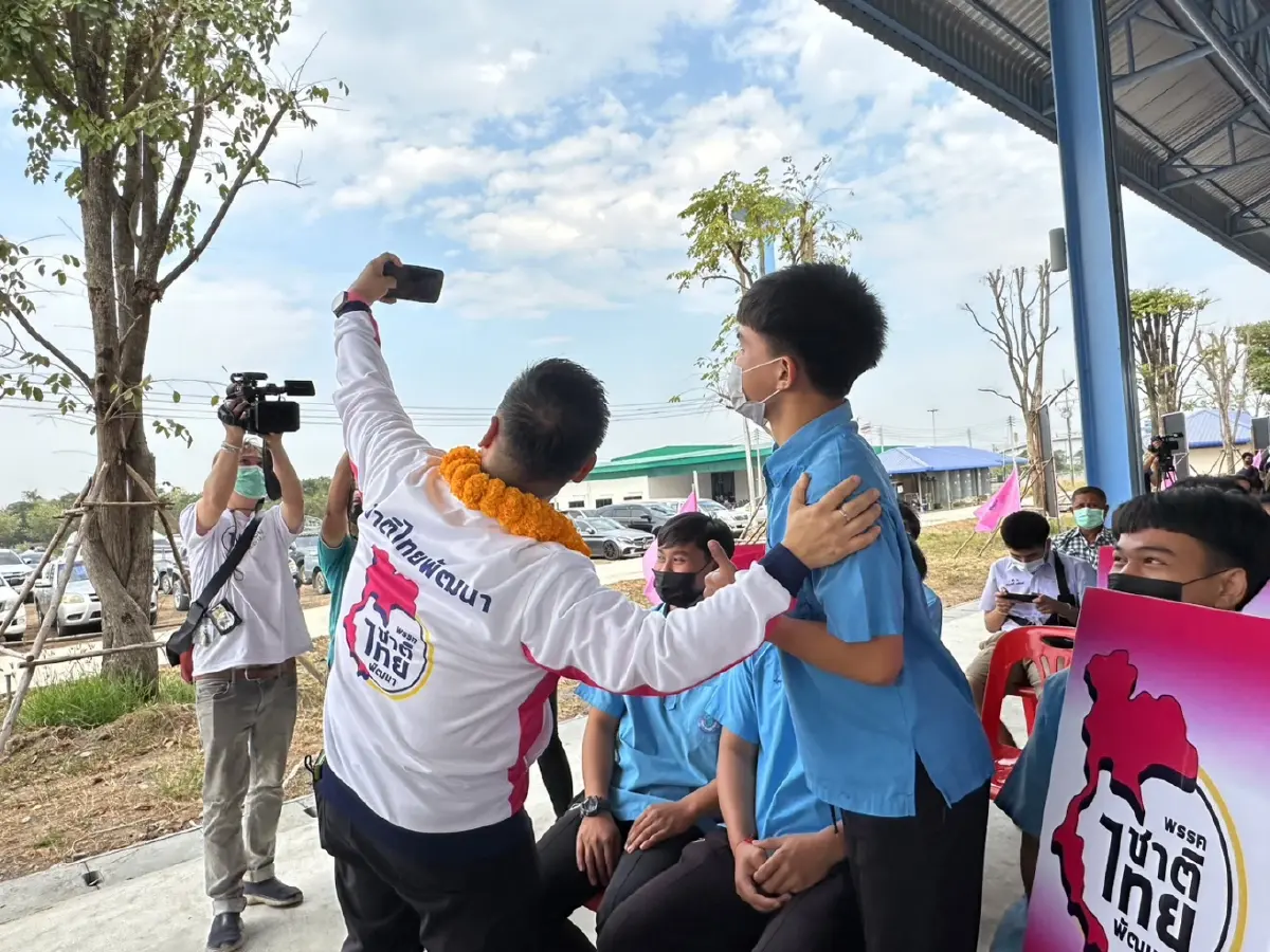 "ชาติไทยพัฒนา" เปิดปราศรัย อ้อนชาวอู่ทอง ขอ"วราวุธ"นั่งนายกฯต่อจากบรรหาร