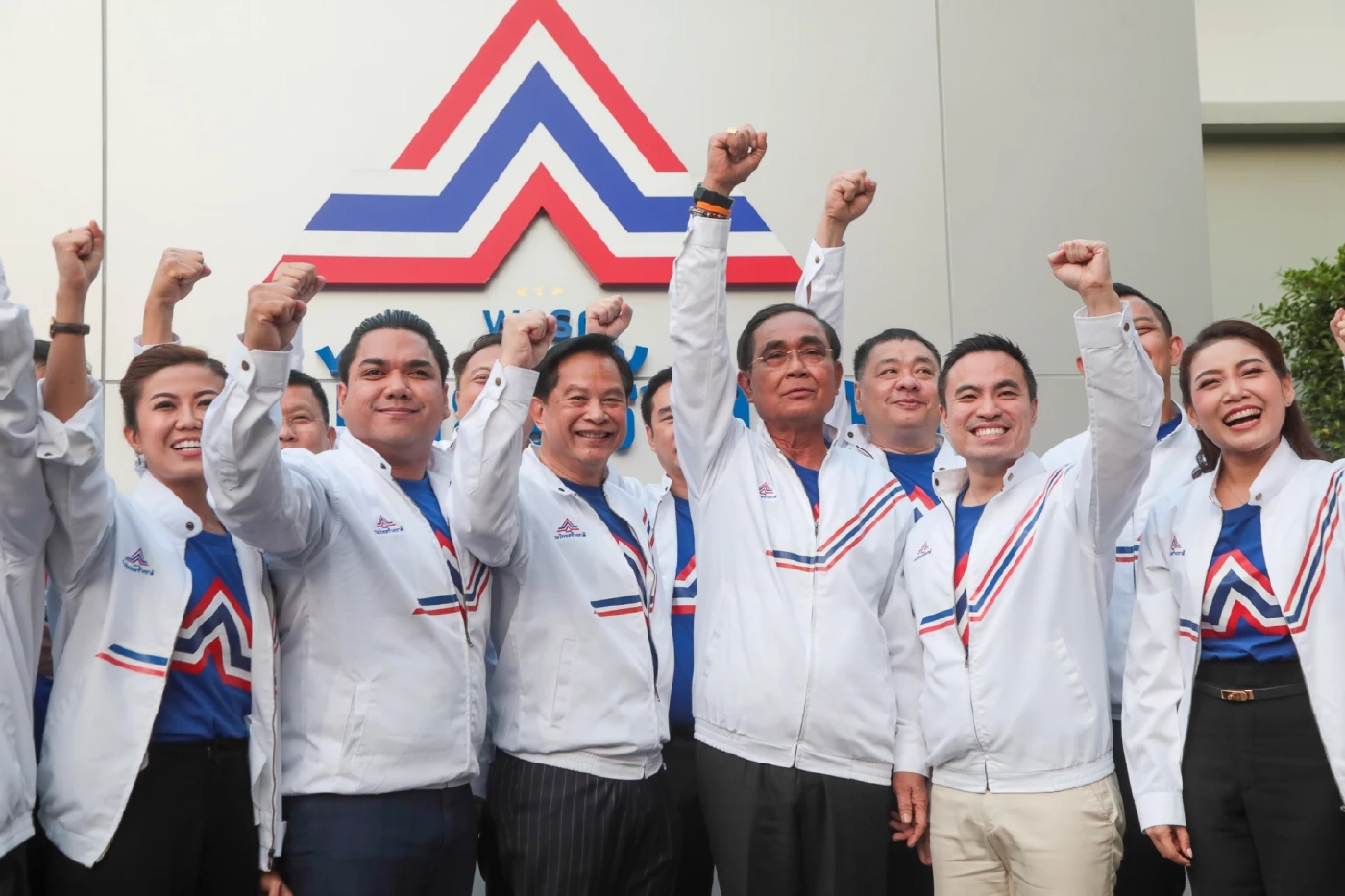 “บิ๊กตู่” เข้า "รทสช."ครั้งแรก ลั่นขอเป็นอันดับ 1 ใน 500 ที่นั่ง