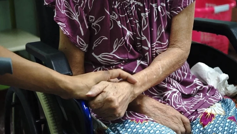 เพื่อนรักหักเหลี่ยมโหด ขออาศัยอ้างหมดที่พึ่ง กลับออกลาย กวาดทรัพย์สิน 5 ล.