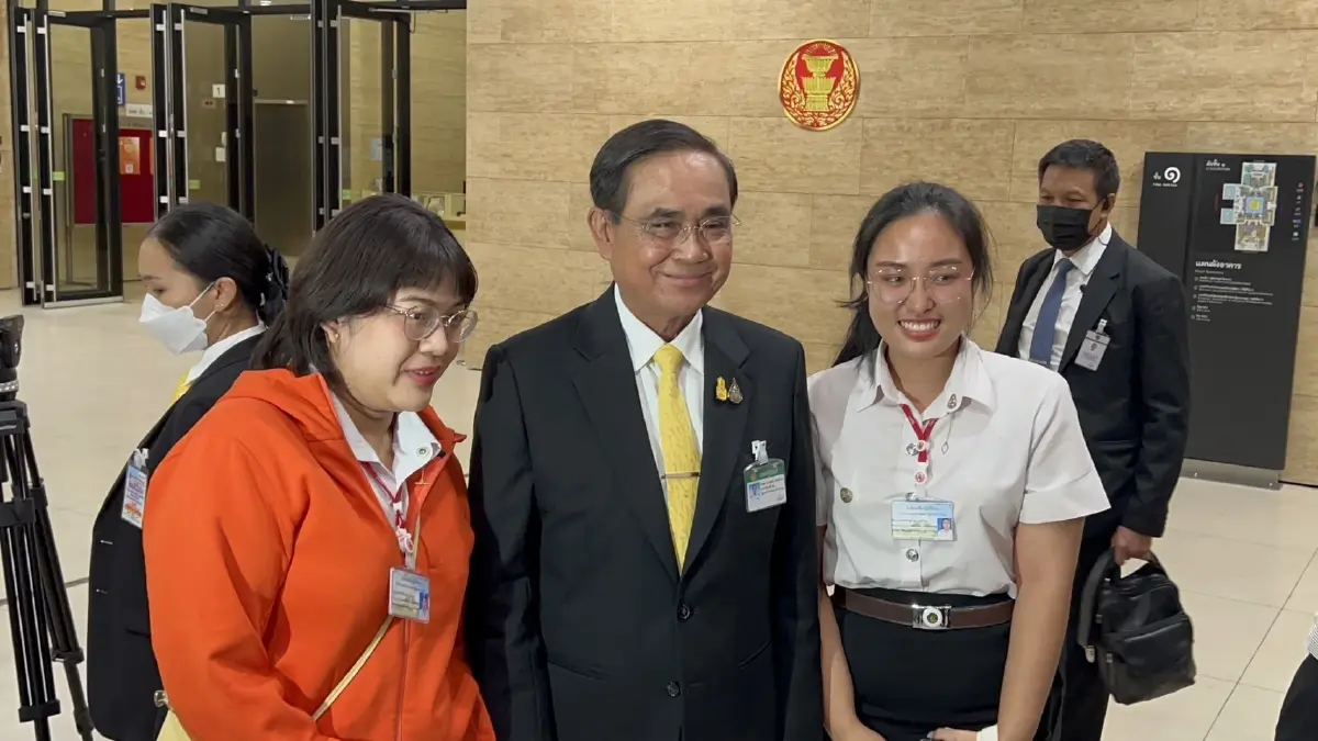 มาลุคใหม่ “ประยุทธ์” จ้อสื่ออ่อนโยนไม่ดุดัน ขอบคุณ รมต. ช่วยชี้แจงศึกซักฟอก