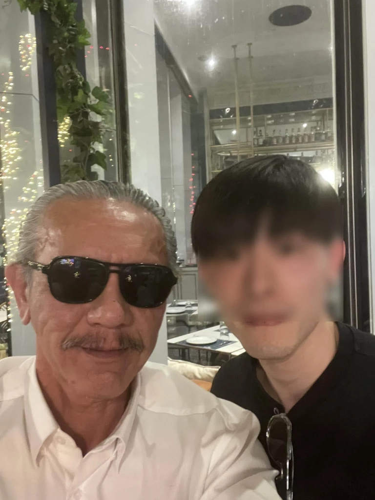 ตร. เตรียมรูปชุดตั้งด่าน 14 นาย ให้หนุ่มสิงค์โปร์ ชี้ตัว พร้อมกันไว้เป็นพยาน