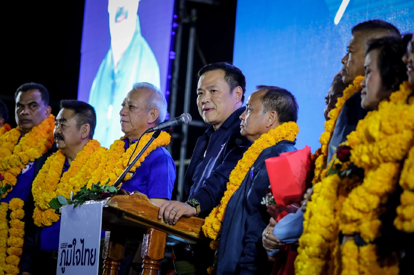 "อนุทิน" บุก "เมืองคอน" ขอแจ้งเกิดตอกเสาเข็ม คว้าส.ส.ยกจังหวัด 