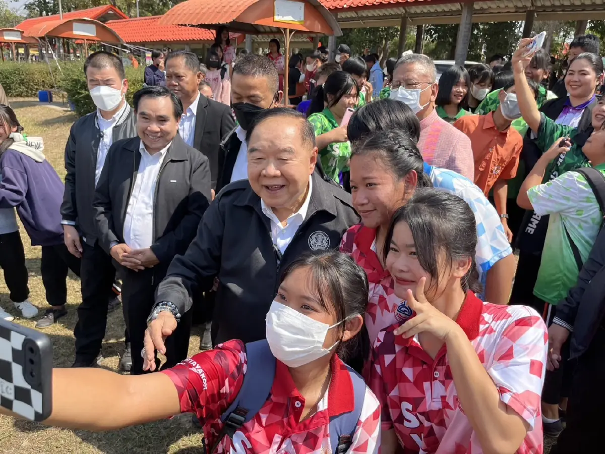 พลเอก ประวิตร วงษ์สุวรรณ รองนายกรัฐมนตรี เดินทางลงพื้นที่ภาคอีสาน จ.ยโสธร และมุกดาหาร