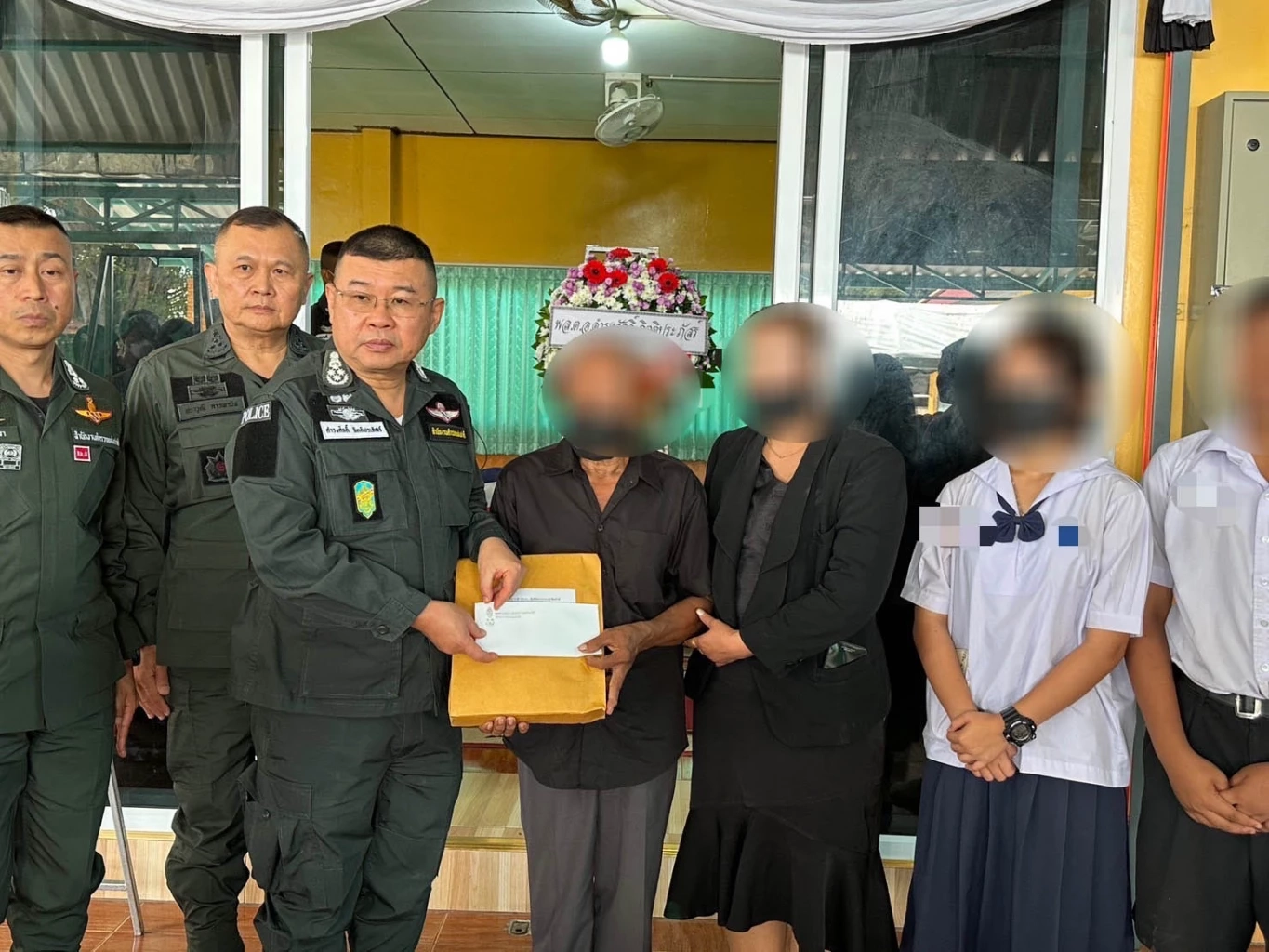 ผบ.ตร. ร่วมพิธีรดน้ำศพ "สารวัตรประสาน" พลีชีพเหตุลอบวางระเบิดบันนังสตา 