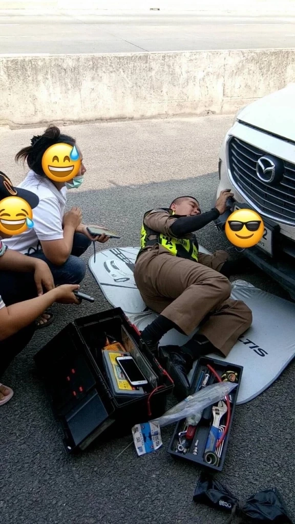 โซเชียลแห่อาลัย ส.ต.อ.เศรษฐการ ลอยขามป้อม ตำรวจน้ำดี ถูกวีออส สีดำชนเสียชีวิต