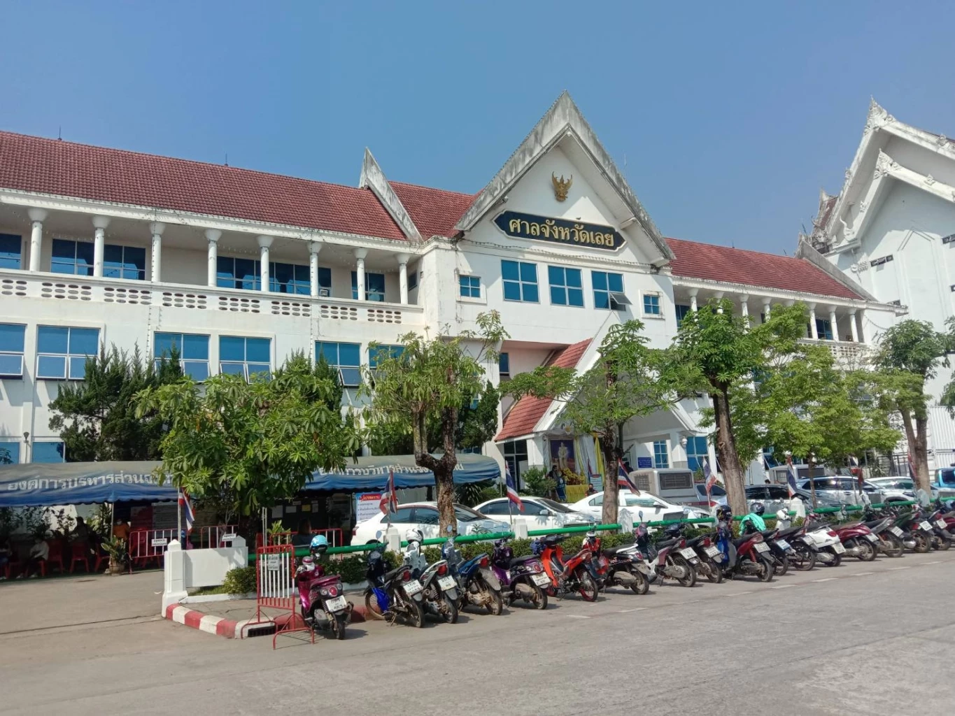 พบพิรุธ คดีชายนับสิบขืนใจสาว 14 มีชื่อนักโทษ-รองสารวัตรสืบ โผล่ก่อเหตุด้วย