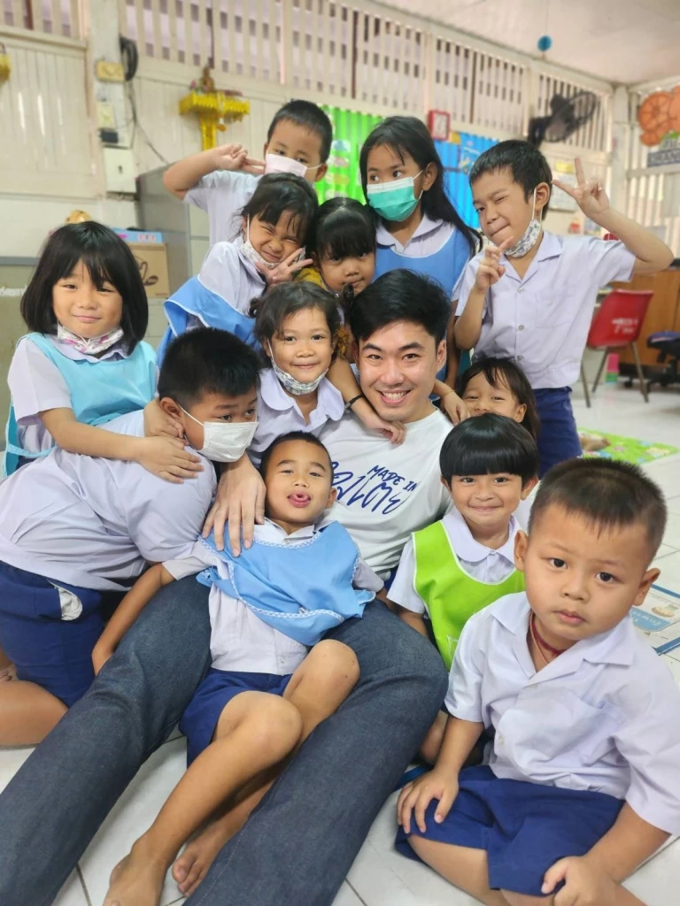 "สนามเลือกตั้ง66 "ลูกผู้ว่าฯอัศวิน” สวมเสื้อ ปชป.ลงเขตคลองเตย-วัฒนา