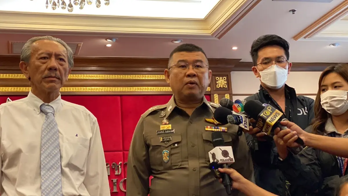 "2.5 แสนบาท"ชูวิทย์ยื่นผบ.ตร.ส่งมอบตร.เจ็บ 3 จว.ชายแดนใต้