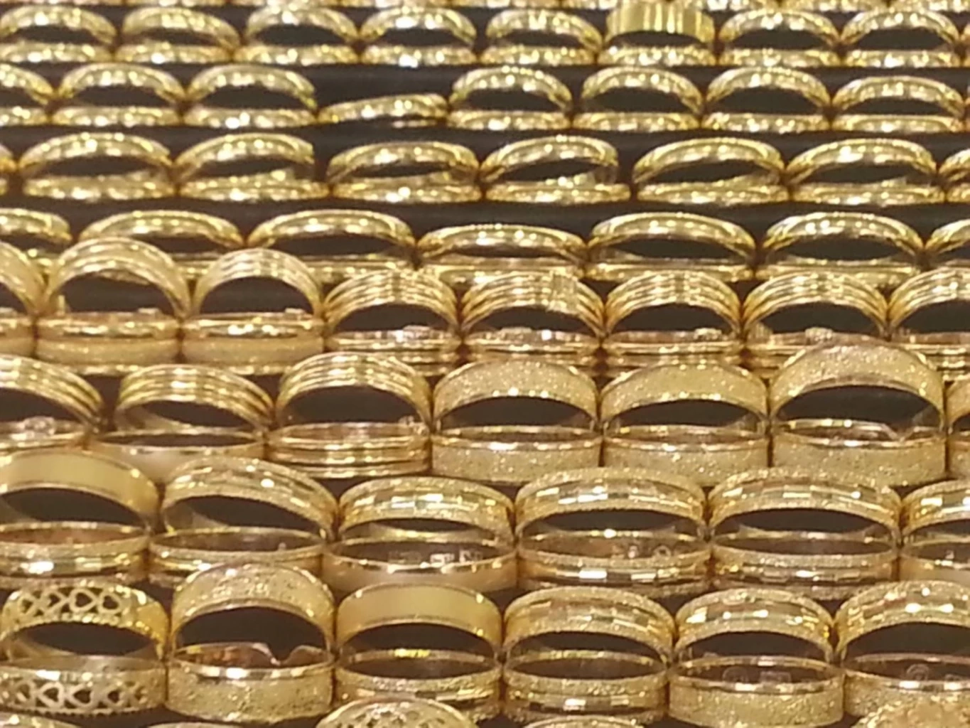 ราคาทองคำวันนี้ (1ก.พ.66) พุ่ง 200 บาท ทองแท่งทะลุ  30,000 บาท