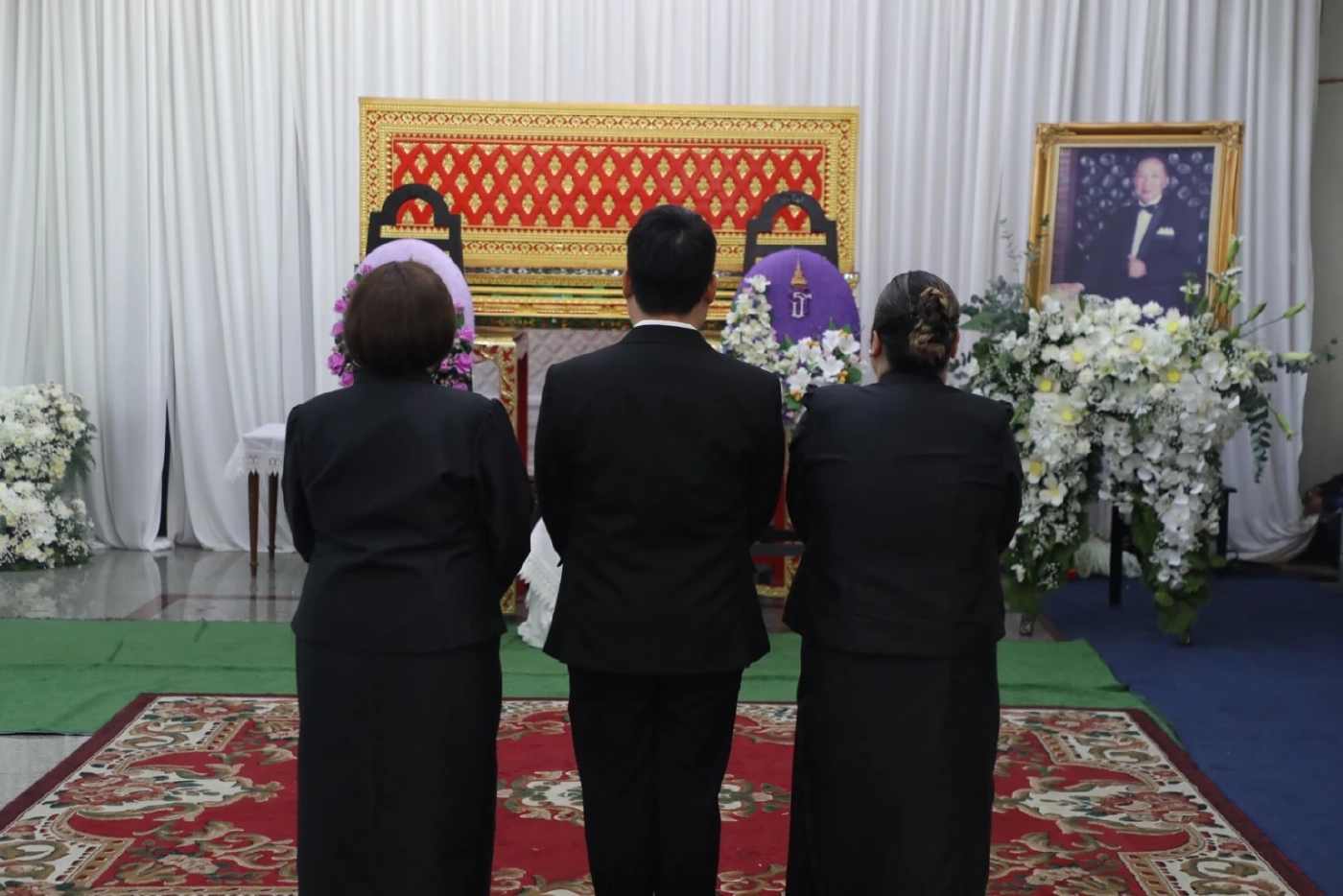 พระราชทานน้ำหลวงอาบศพ ม.ร.ว. สมลาภ กิติยากร เลขานุการ กรมหมื่นสุทธนารีนาถ