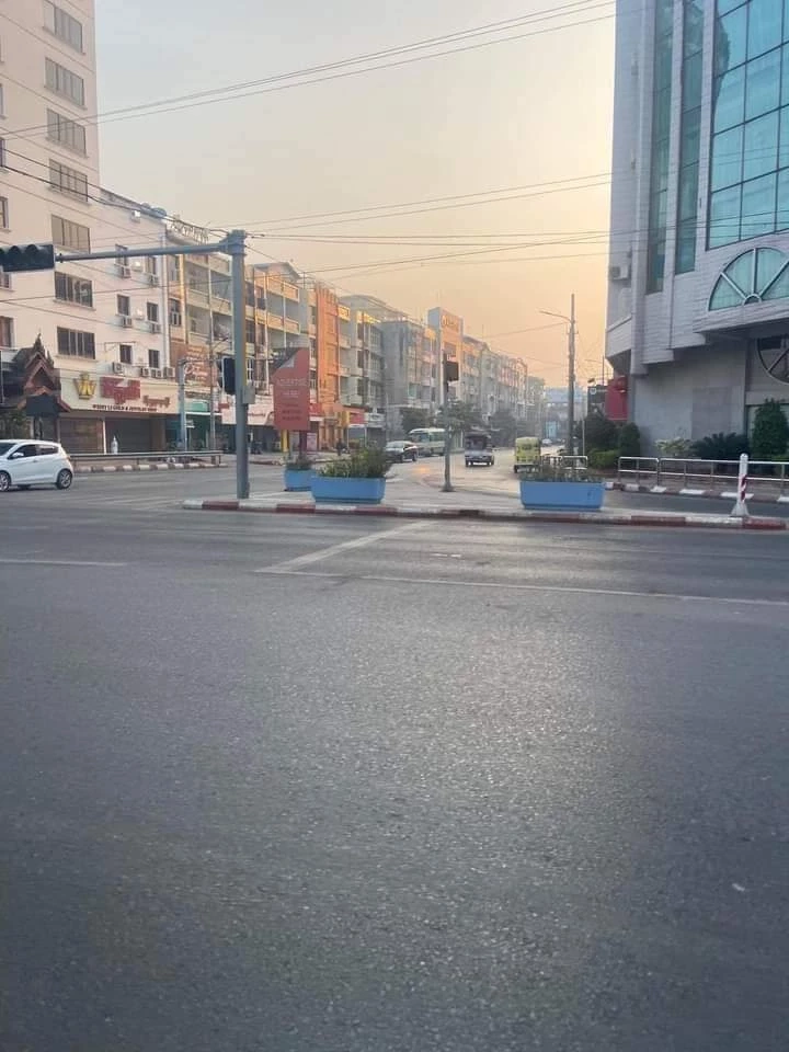 ชาวเมียนมาไม่ออกจากบ้านประท้วง 2 ปีรัฐประหาร