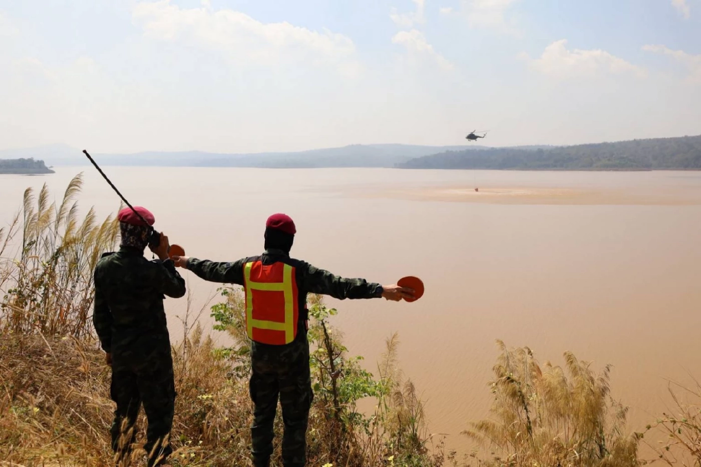 กองทัพภาคที่ 3 นำเฮลิคอปเตอร์ Mi-17 ช่วยดับไปป่า แก้ปัญหาหมอกควัน