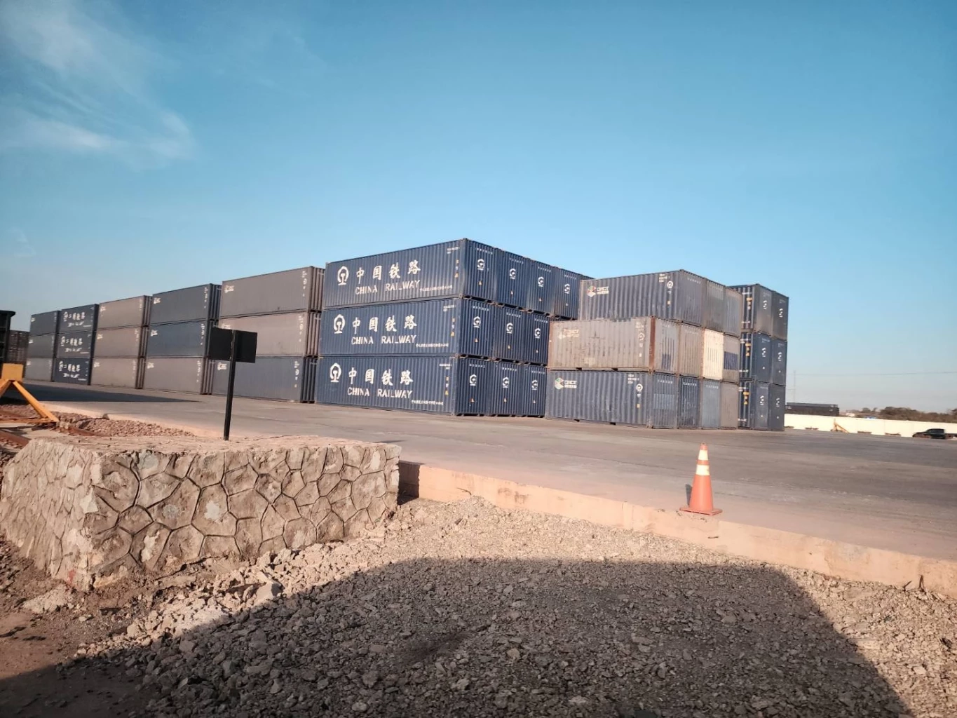 "พาณิชย์" เยือนเวียงจันทน์ เร่งเปิด 4 ด่าน ตรงข้ามจ.หนองคาย ดันมูลค่าการค้า