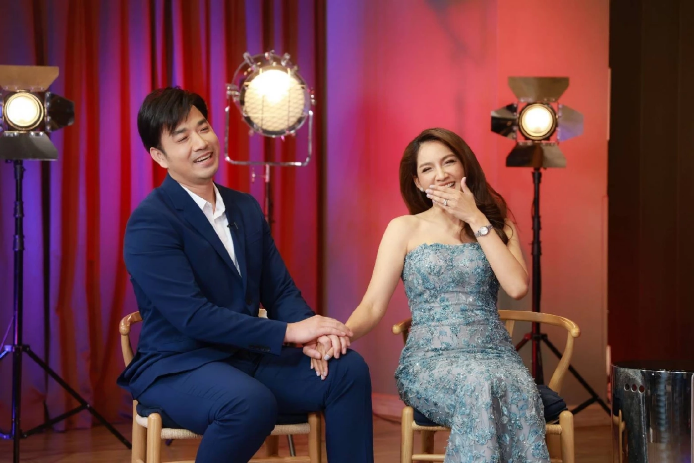 ขาเตียงไม่สั่น "เจมส์ - ครูก้อย" เผยเคล็ดไม่ลับใช้ชีวิตคู่ 7 ปี รักหวานฉ่ำ