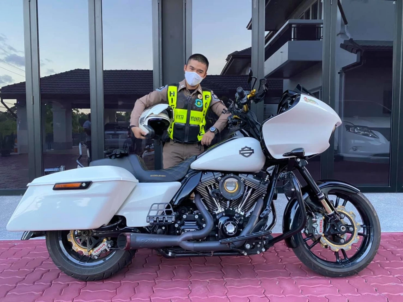 แฟน "ส.ต.อ." โพสต์เศร้า ขอบคุณที่คอยอยู่ข้างกัน ถึงเวลาพักของพี่แล้ว