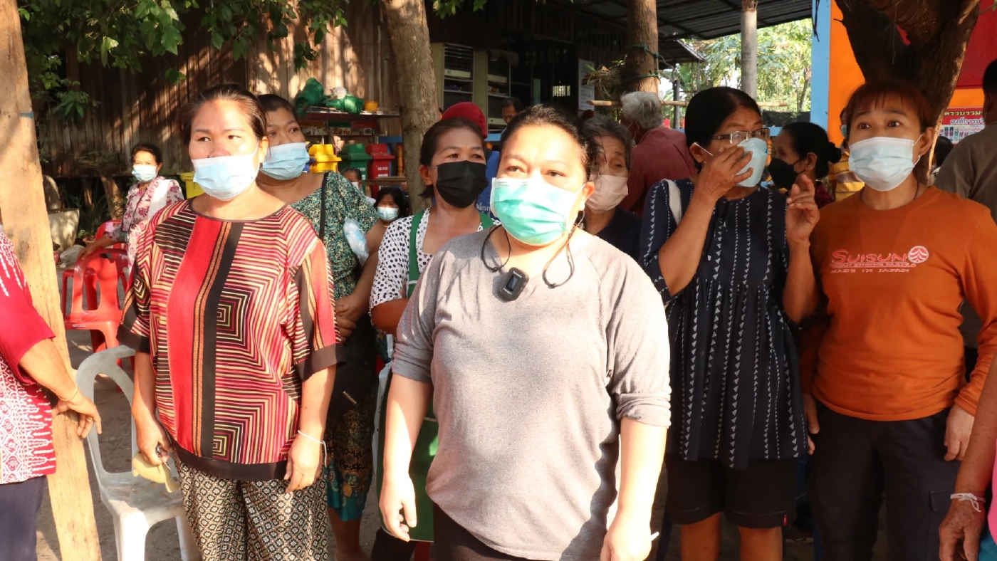 ชาวบ้านโห่ไล่เจ้าอาวาสแฉมั่วสีกาในห้องน้ำ ดูหนังโป๊