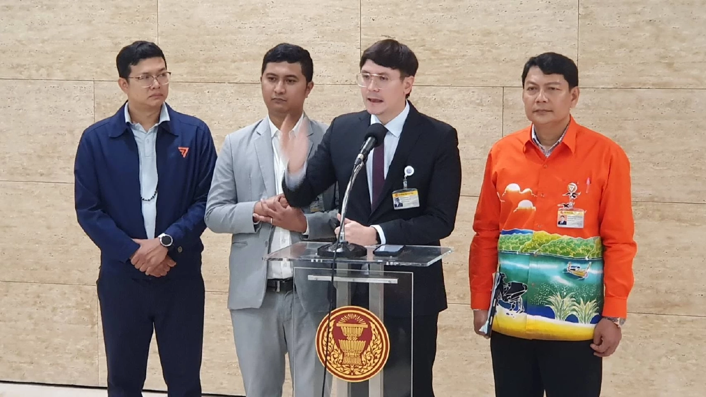 "โรม" ซัด รัฐบาลไม่ทำงานกันแล้วหรือไม่ สนใจแต่เรื่องหาเสียง