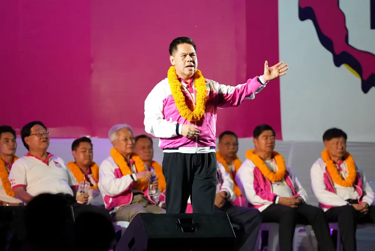 วราวุธ ศิลปอาชา หัวหน้าพรรคชาติไทยพัฒนา