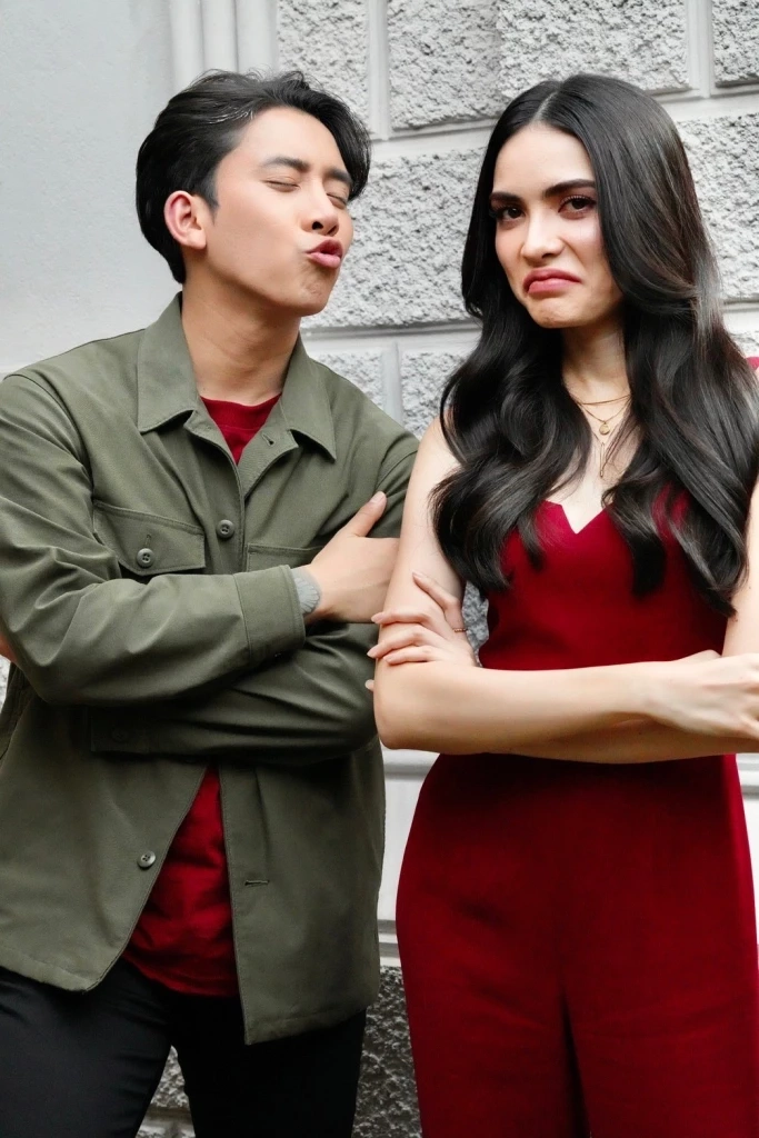 คู่จิ้นคู่ใหม่ เบิ้ล ปทุมราช อาร์สยาม ประกบนางงาม ชาล็อต ออสติน 