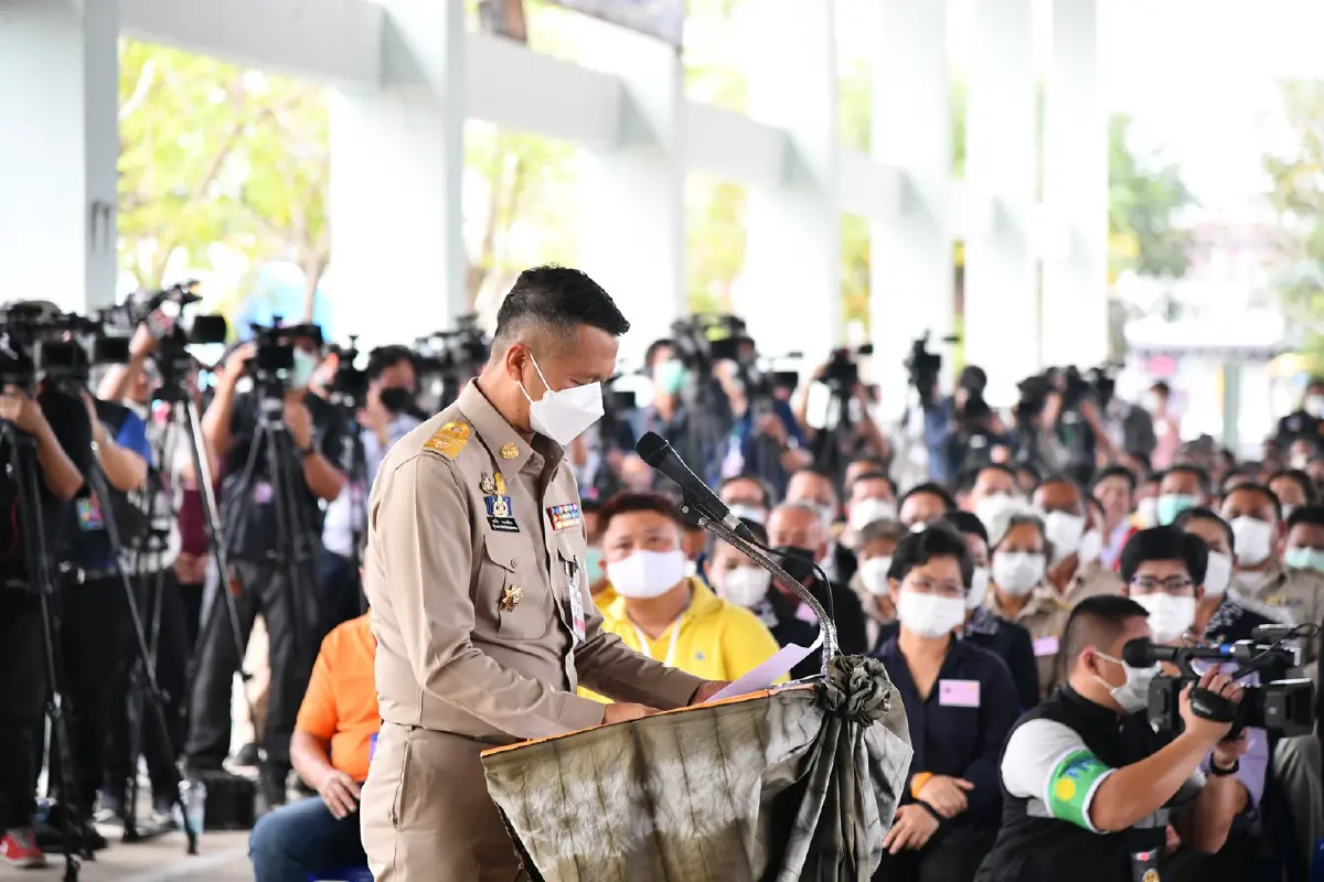 “นายกฯ” พูดไฟดับ! ย้ำไม่ได้มาหาเสียง อ้อนฝากใจให้ชาวแม่กลองดูแล
