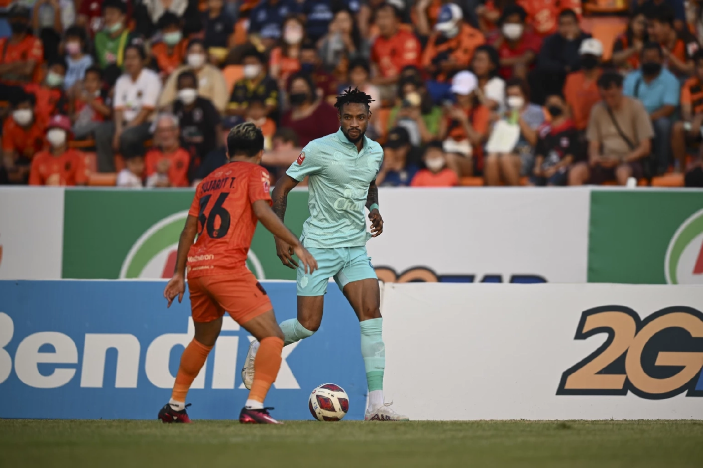 "บุรีรัมย์" บุกเฉือน "ประจวบฯ" 1-0 ทำสถิติไร้พ่าย 27 นัดติด (คลิป)