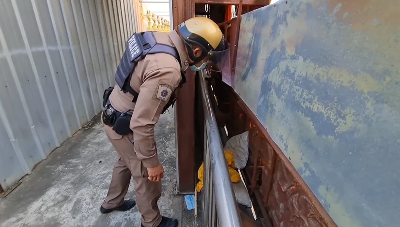 แชร์สนั่น! เพจดังโพสต์ชายหญิง แอบมีอะไรกันบนสะพานลอยพิษณุโลก ไม่อายฟ้าดิน