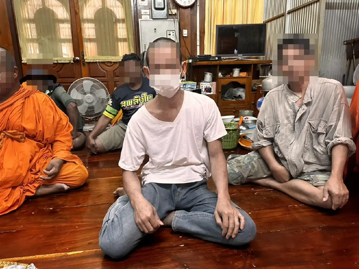 พ้นผ้าเหลืองไปอีกหนึ่ง! สึกแล้วพระวัดดังอ่างทอง ทักแชทคุยลามกสาววัย 19