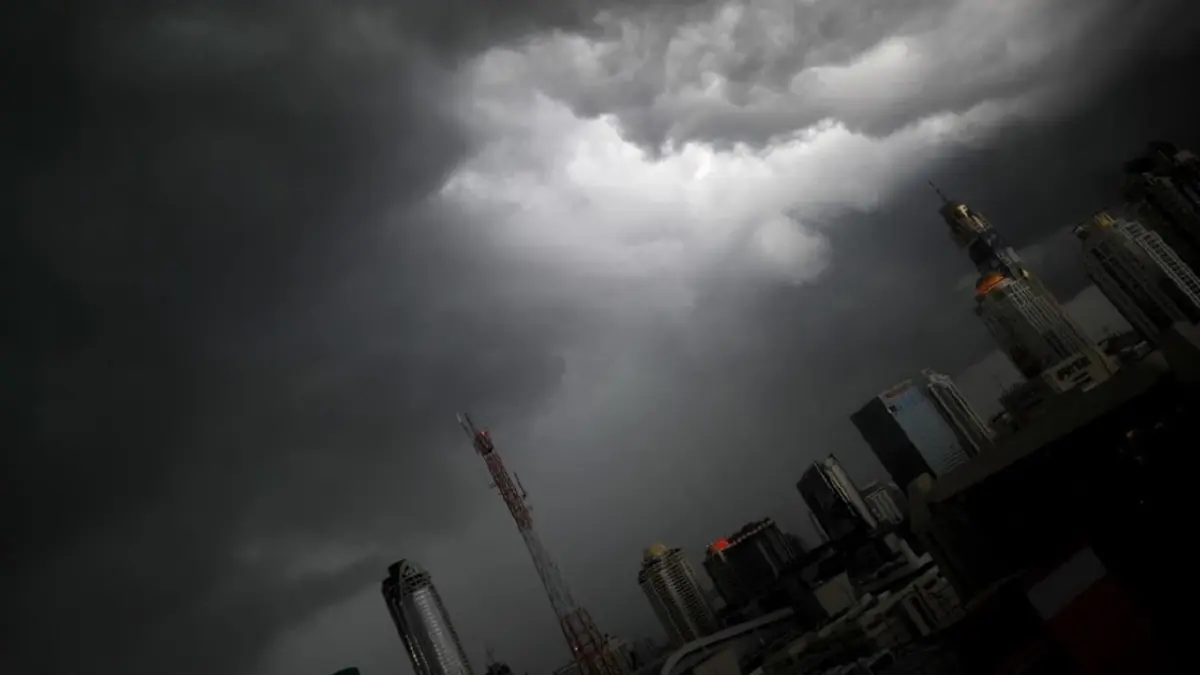 กรมอุตุฯ เตือน อากาศแปรปรวน ประเทศไทยตอนบน รับมือพายุฝนฟ้าคะนอง-ลมกระโชกแรง