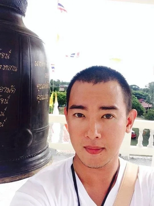 เปิดภาพล่าสุด "ริว อาทิตย์" จากดาราดังสู่ชีวิตไร้บ้าน ขายของมือสองเลี้ยงชีพ กินนอนข้างถนน