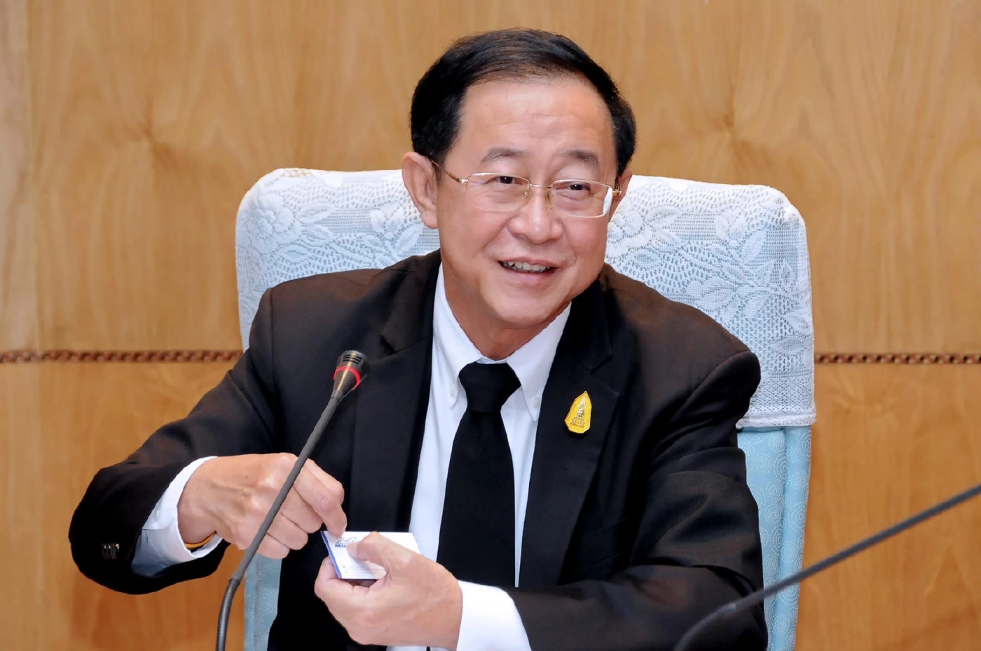 นายอาคม เติมพิทยาไพสิฐ รัฐมนตรีว่าการกระทรวงการคลัง