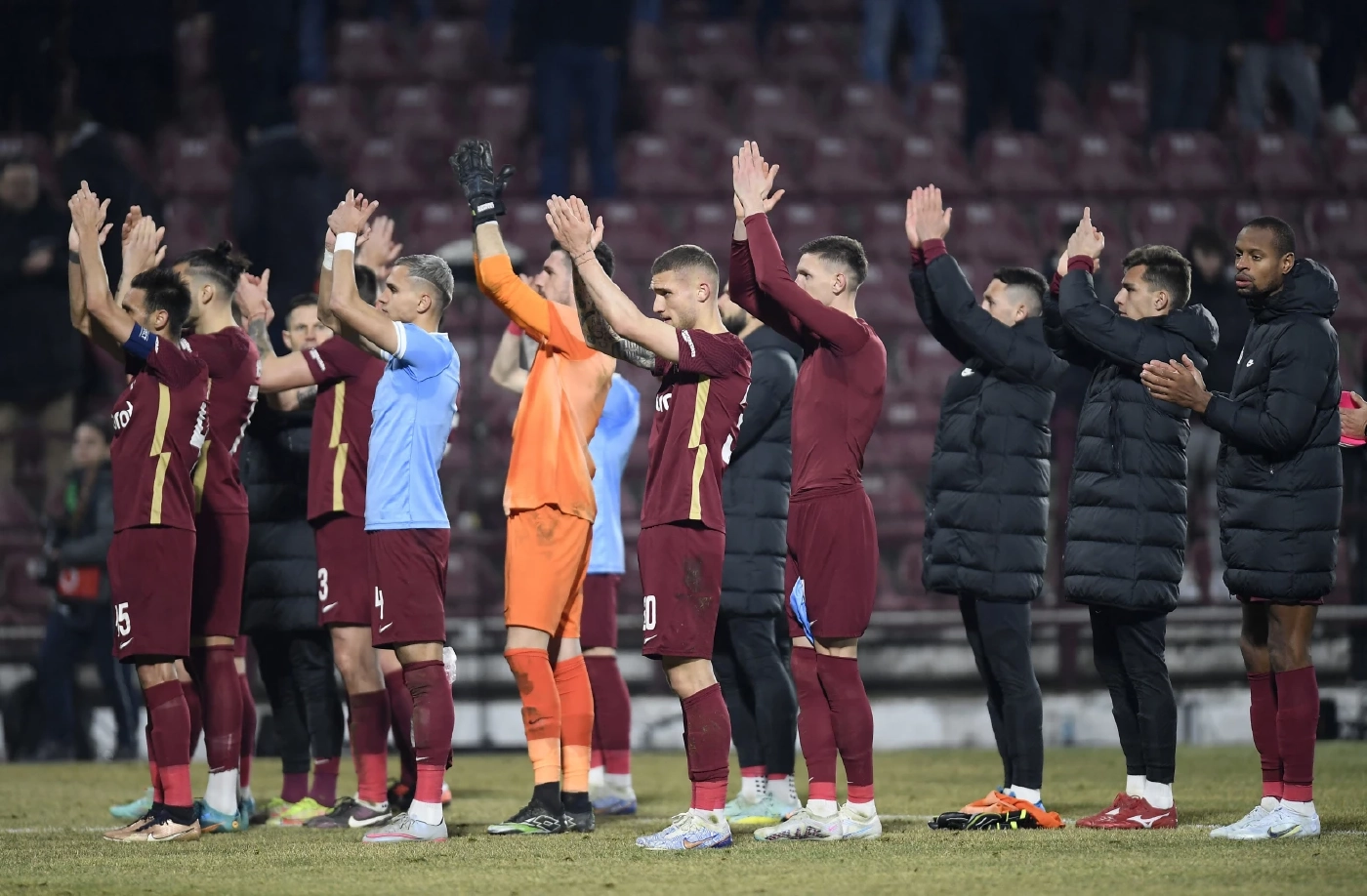 สรุป 16 ทีมเข้ารอบ "ยูโรปาลีก-คอนเฟอเรนซ์ลีก" ก่อนจับสลากประกบคู่คืนนี้