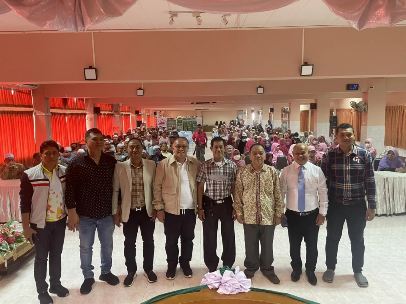 ผอ.ภท. ควง “นัจมุดดีน” ขอคะแนนเสียงครู มั่นใจคว้า 3 เก้าอี้ ส.ส. นราธิวาส