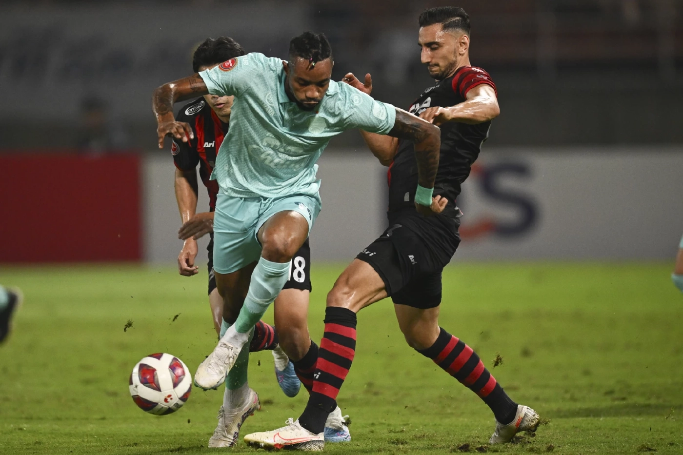 "บุรีรัมย์" ถลุง "แบงค็อก" 3-0 ทะลุตัดเชือกศึกรีโว่ คัพ