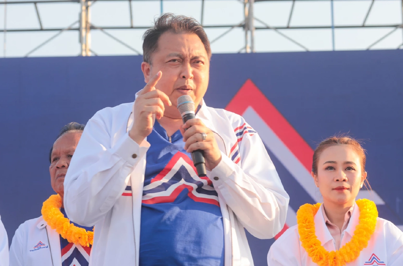 สุชาติ ชมกลิ่น ผู้นำกลุ่ม &quot;บ้านใหม่&quot; พรรครวมไทยสร้างชาติ