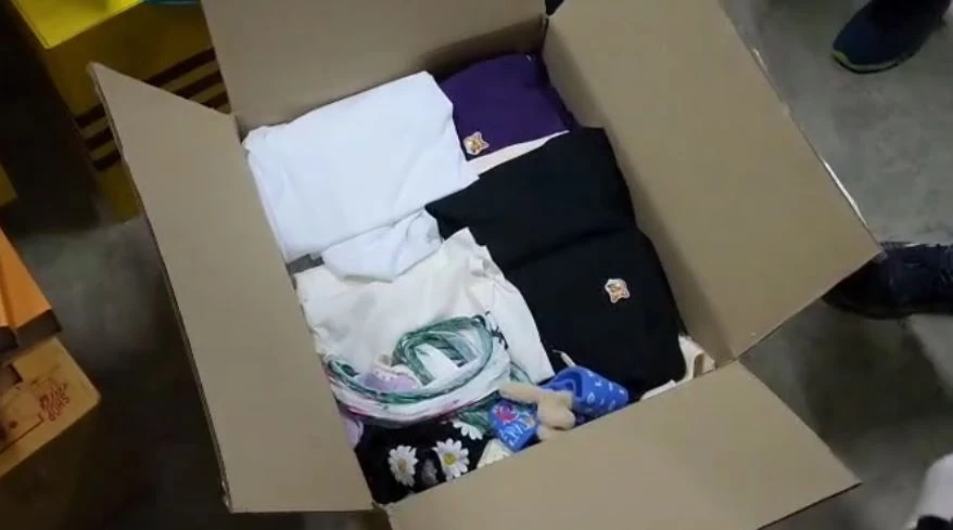 ตร.ค้นโกดังย่านปทุมฯ ซุกเอกสารส่วนตัว-ของแบรนด์เนม "เบนซ์ เดม่อน" ยังไม่พบรถหรู